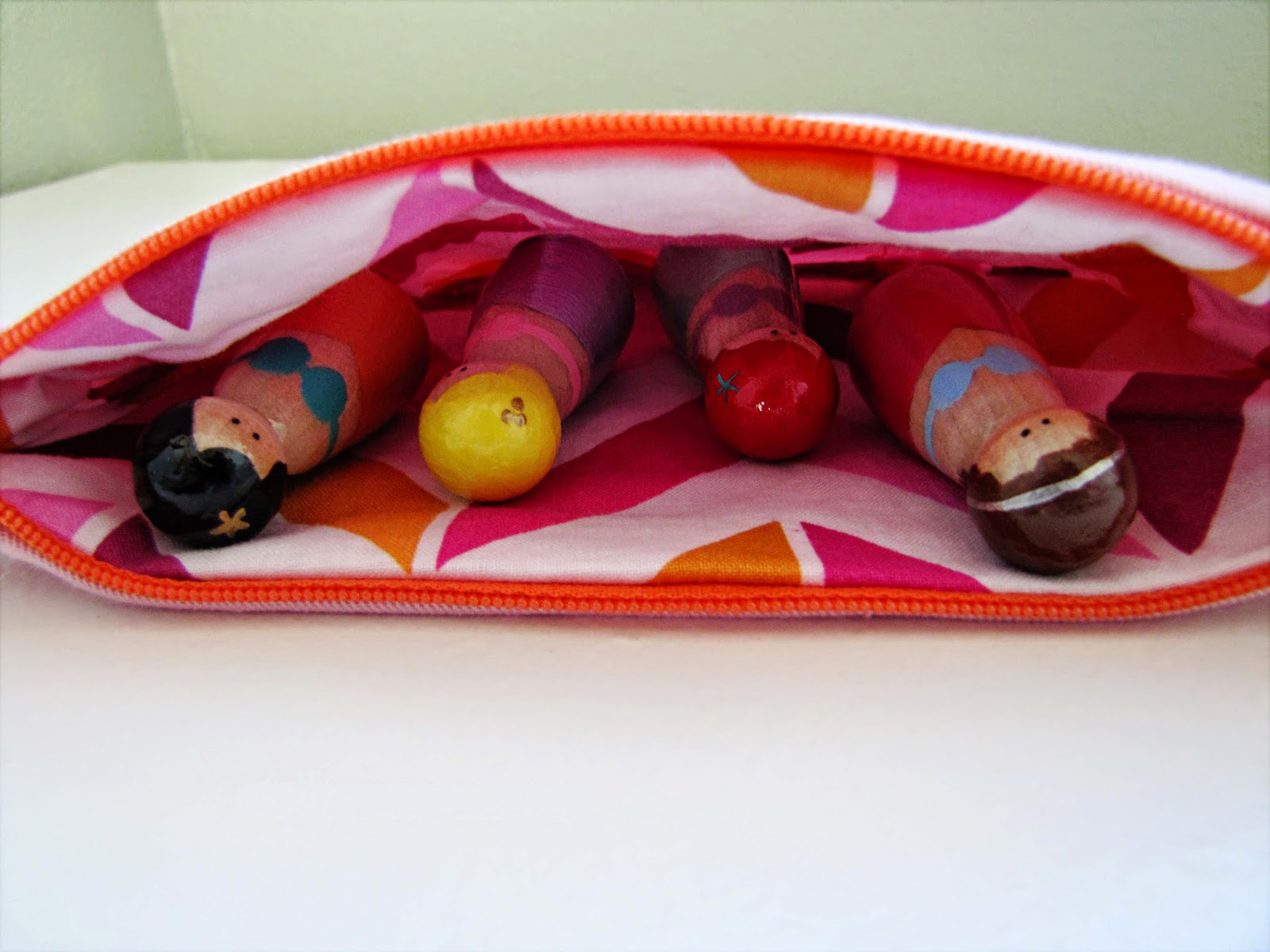 Lined Zipper Pouch Bag Tutorial ~ DIY Tutorial Ideas!
