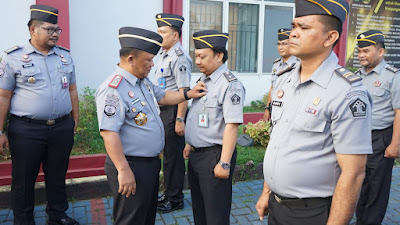 Lapas I Medan Periksa Pakaian Dinas dan Kelengkapan Atribut Petugas