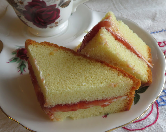 "Jam Sandwiches" Cake