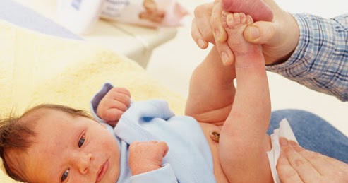 Bahaya guna wet tissue bersihkan najis bayi (WAJIB BACA 
