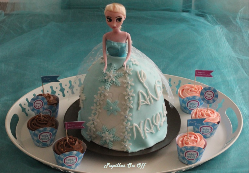 Gateau Poupee Elsa Reine Des Neiges Gateau Vanille Ganache Montee Chocolat Au Thermomix Ou Sans Et Ses Cupcakes Nutella Et Fraise ada Sweet Table Anniversaire Reine Des Neiges Wrappers