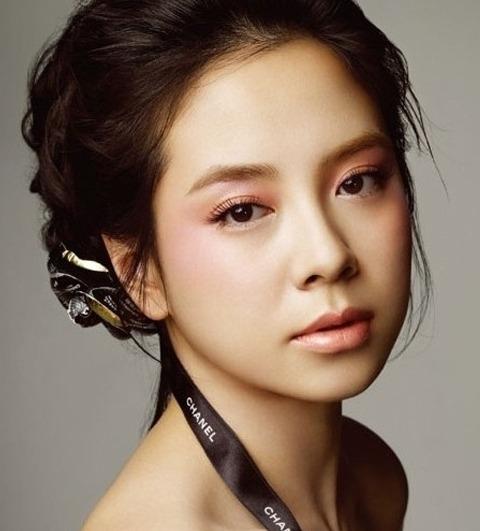 photo Profile Song Ji Hyo