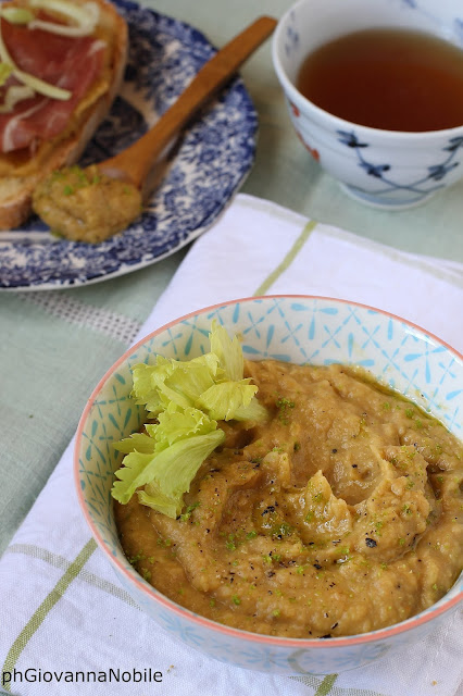 Paté di fagioli cannellini con prosciutto crudo