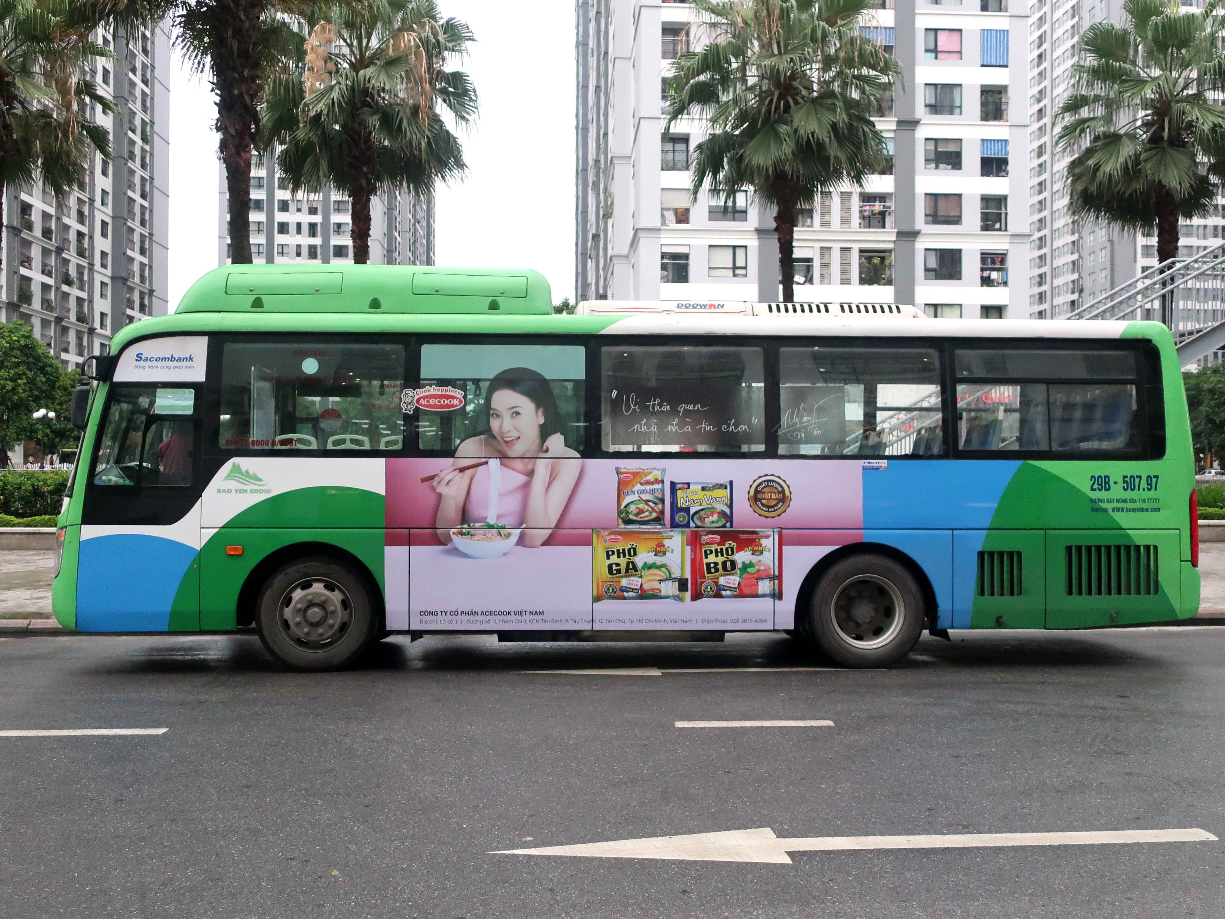 Cosmos Media quảng cáo trên xe buýt