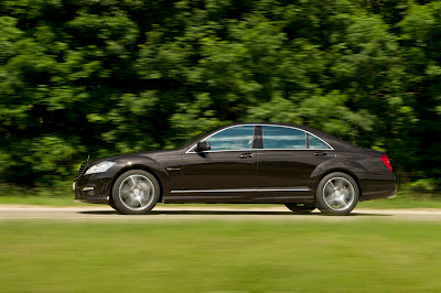 2011 Mercedes-Benz S63 AMG Side View
