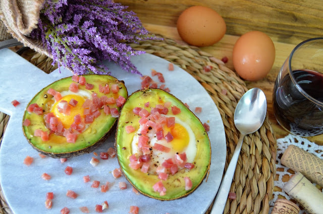 las delicias de mayte, aguacate, aguacate relleno, aguacate relleno con huevo, aguacate relleno de huevo, aguacate relleno de huevo y jamón serrano, aguacate relleno huevo, aguacate relleno receta, 