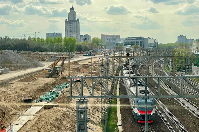 строящийся Северный дублёр Кутузовского проспекта, железнодорожные пути Смоленского направления Московской железной дороги