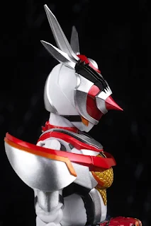 REVIEW SHFiguarts Kamen Rider Aguilera [ Queen Bee Genome ], Bandai