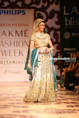 Sushmita Sen Sizzles In Vikram Phadnis Bridal Collection