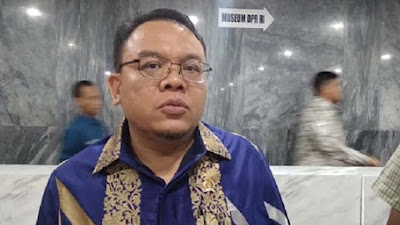 Pelajar Sumut Congkel Aspal Ratusan Juta, DPR: Kualitas Aspal Buruk?