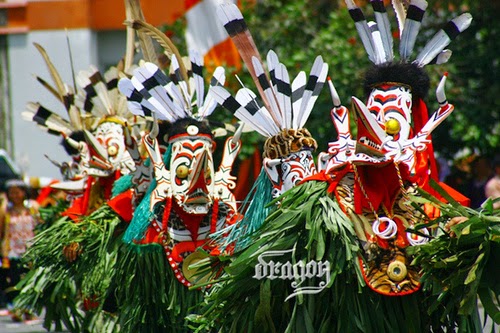 10 Tari  Tradisional Kalimantan  Timur  TradisiKita