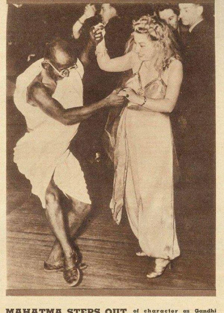 mahatma gandhi's dance with a foreign lady, unseen rare pic