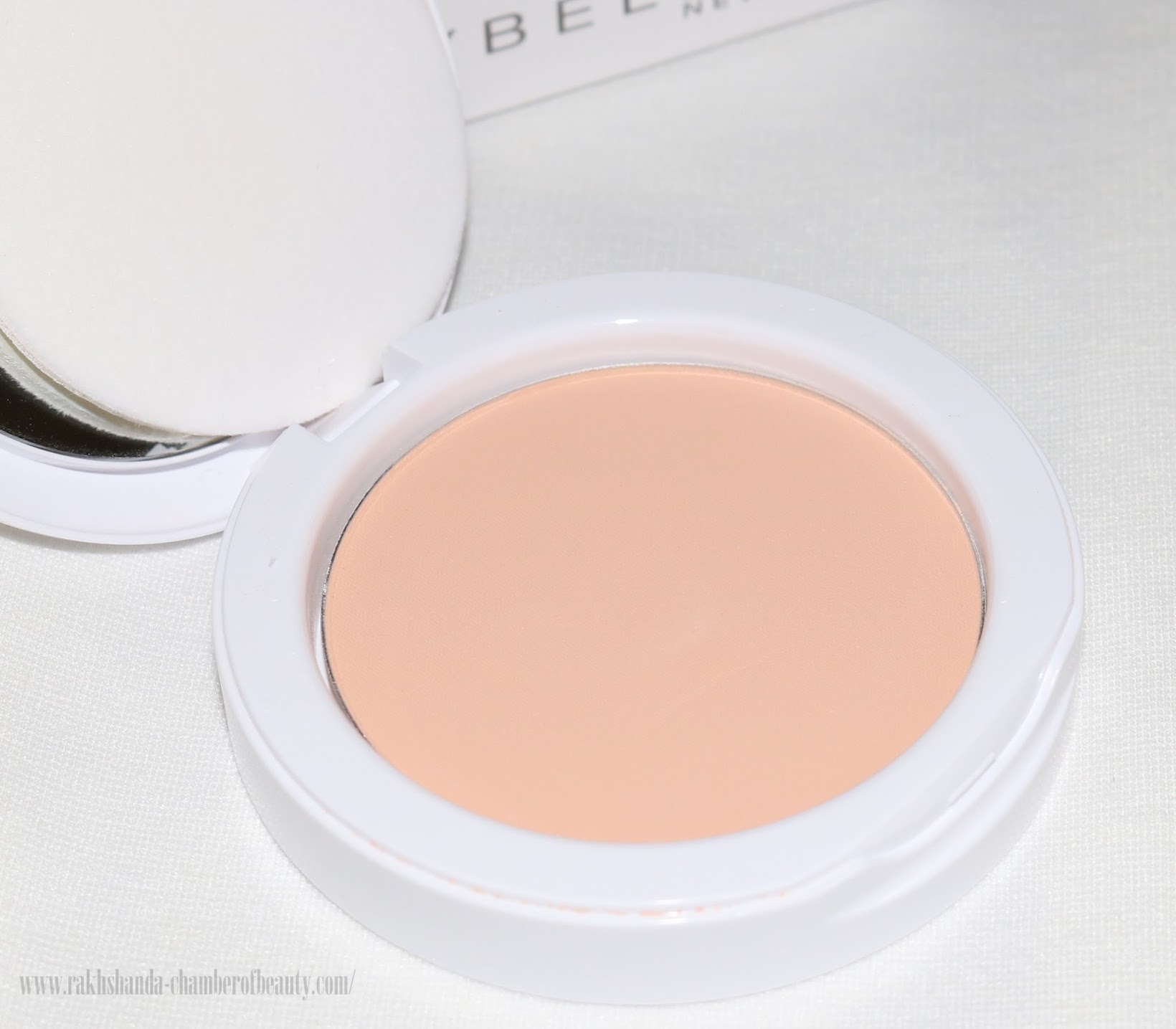 Maybelline White Superfresh 12HR Whitening + Perfecting Compact Review, Swatches & Price in India