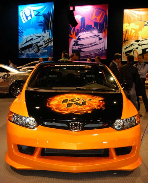 Orange Honda Civic displayed in LA Auto Show 2006