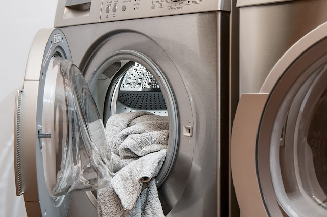 https://pixabay.com/en/washing-machine-laundry-tumble-drier-2668472/