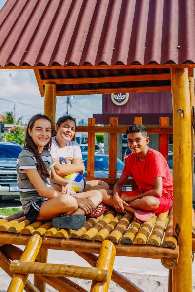 Prefeito Cícero Lucena inaugura a Praça das Acácias, no bairro dos Bancários