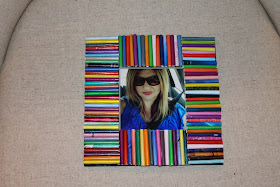 how to upcycle magazines, colorful picture frame, DIY picture frame