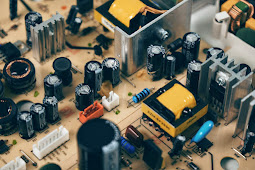 MENGENAL KOMPONEN MOTHERBOARD 