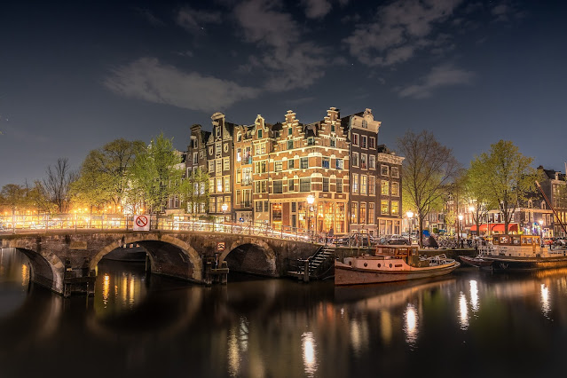 Best travel tips for off peak season in Amsterdam by OffPeakSeason.com
