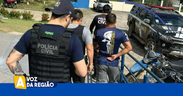 Educador físico é preso por invadir vestiário e molestar alunas.