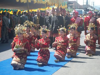 Macam2 Tarian Daerah Indonesia