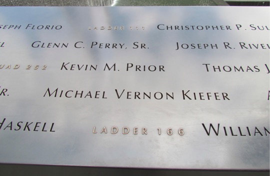 SeveralMemorialsto911Victims-4-2015-06-3-22-18.jpg