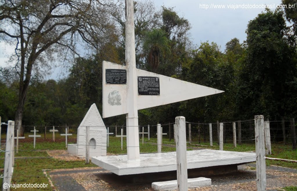 Monumento aos Heróis da Retirada da Laguna