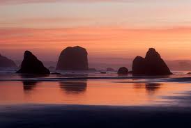Playa Bandom donde viven rocas magicas