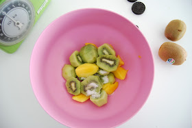 sorbete de kiwi y mango. Comida con ojos para Halloween