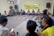 Gelar Program Jum'at Curhat, Cara Polsek Slahung Dekati Warga Masyarakat