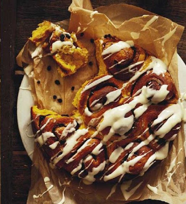 Pumpkin scrolls with cream cheese drizzle