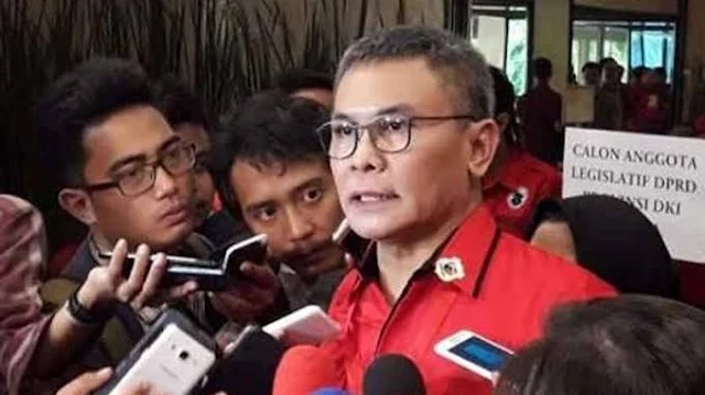 Jokowi Ancam Reshuffle, Johan Budi Usul Mendagri Tito Tak Digeser.