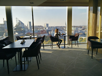 Hilton Tallinn Park Executive Lounge, tables and view