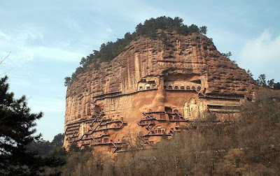 Buddhist complex Maytszishan little known. It is located in Gansu Province in northwest China. This is a striking architectural complex, carved out of the rock. Maytszishan has 7,000 Buddhist sculptures and nearly 1,000 square meters of murals.