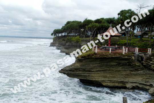 paket wisata pantai sawarna