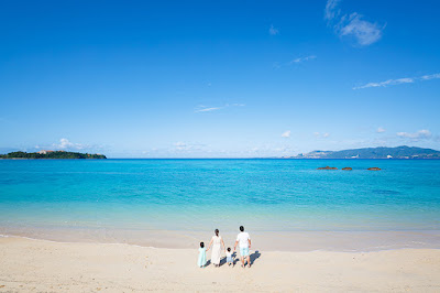 沖縄 家族写真 海 ロケーションフォト 軽石漂着