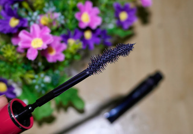 Mascara-Ultra-Sexy-Eyes-avon-cílios-curvados-alongados-extra-volume-definição-perfeitos-postiços