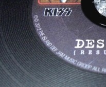 CD (front): Destroyer - Resurrected / KISS