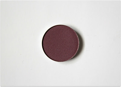 Honeybee Gardens Pressed Mineral Eye Shadow in Daredevil