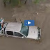 Dramático rescate de una pareja y su bebé en una inundación (VIDEO)