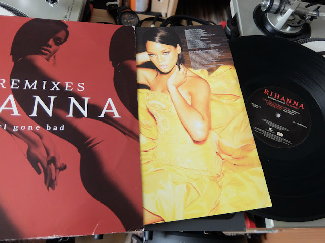 The Remixes / Rihanna のレコードの写真です。