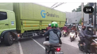 Kecelakaan Tunggal Terjadi di Jalan Utan Jati Raya Jakarta Barat 