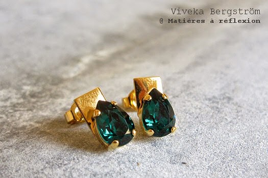 Viveka Bergstrom Boucles d'oreilles vert emeraude plaqué or cristal