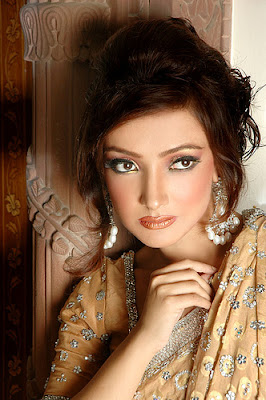 Bridal Make Up Latest Bridal Wedding Dresses Wedding Lehnga Pakistani Wedding Dresses For Brides Bridal Jewellery Design 2011-12 Brooches Rings Necklaces Earrings Bracelets Collection Latest Bridal Jewelry Set Bridal Jewelry Designs Bridal Jewellery Collection Indian Bridal Jewellery Bridal Jewellery In Pakistan