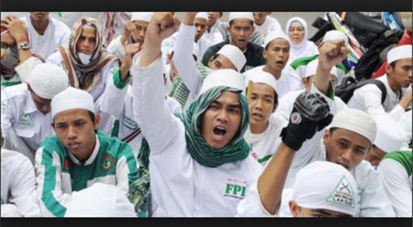 Benarkah-Masyarakat-Indonesia-Menolak-FPI-600x330