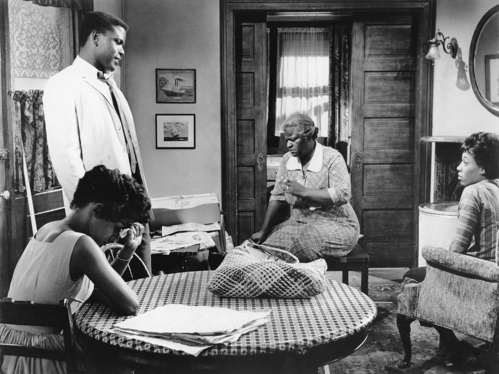 58 Top Pictures A Raisin In The Sun Movie / A Raisin in the Sun by Lorraine Hansberry, Robert Nemiroff ...