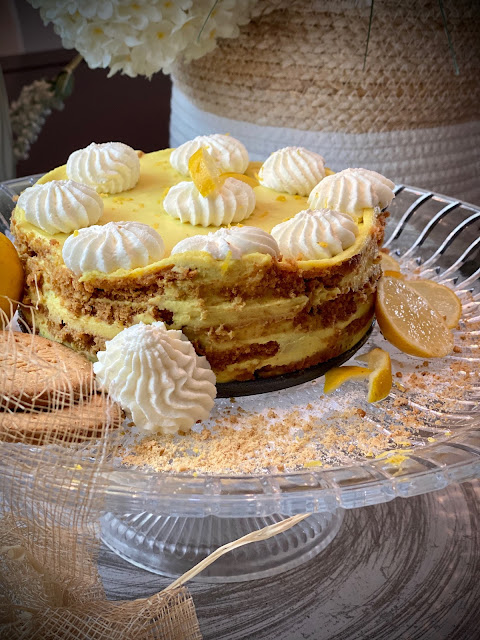 Tarta de crema de limón y galletas