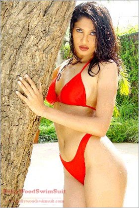 [kavita_Verma_red_hot_bikini3.jpg]