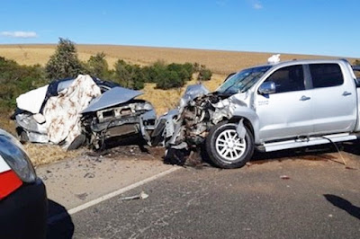 Tragédia: Batida frontal entre carro e hilux deixa 6 mortos em MG