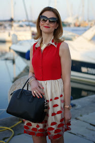 Vitti Ferria Contin necklace, NAU! sunglasses, red lips dress, Givenchy Antigona bag, Fashion and Cookies, fashion blogger